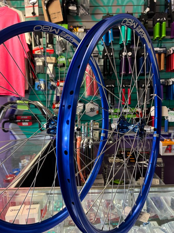 29&quot; Custom Wheelset - Blue TNT Revolver Classic Hubs / Blue TNT M80 Hoops