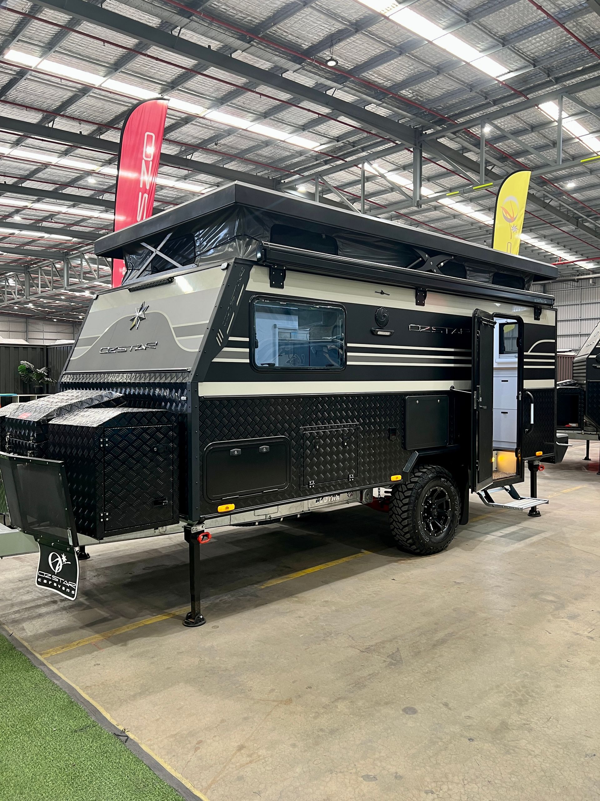 OZ STAR 15FT COUPLES POP TOP CARAVAN