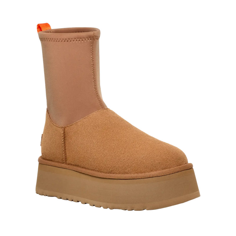 UGG Classic Dipper Platform Boots in Chestnut - Front Three-Quarter View
