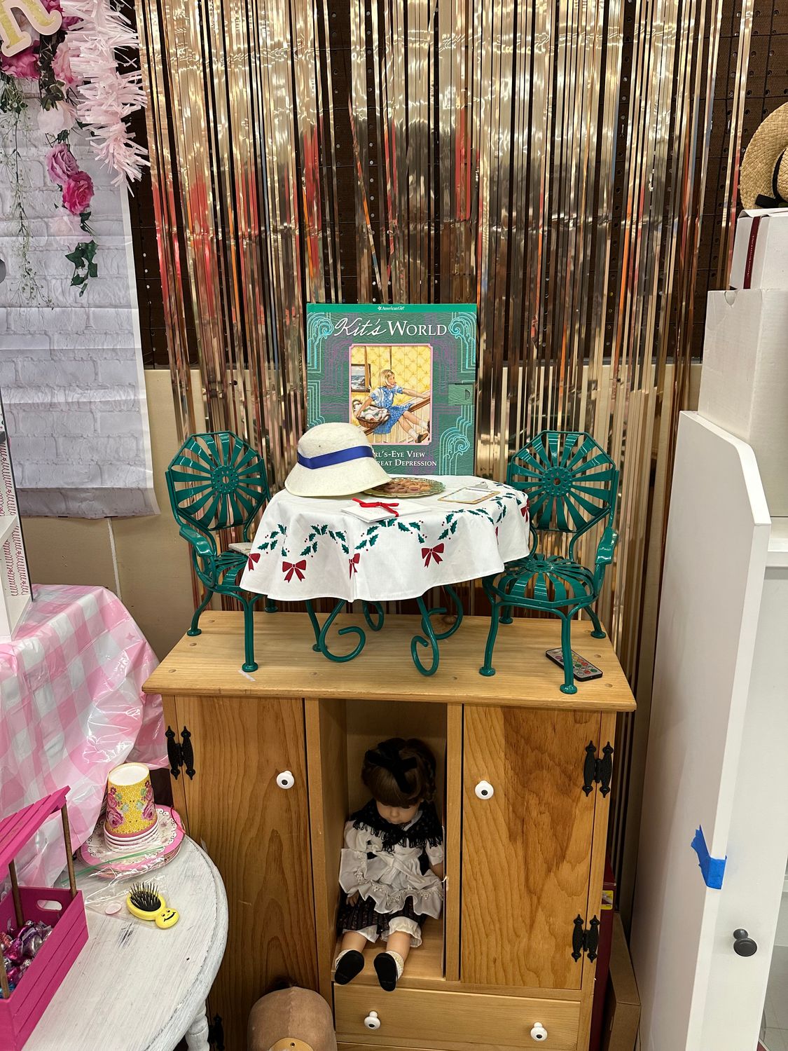Kit’s Lawn Table Set