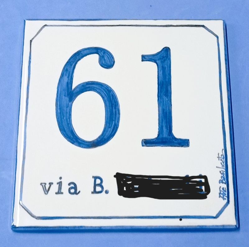 Numeri civici, a disegno personalizzato, su richiesta