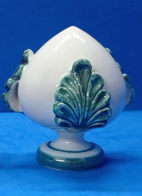 Pomo (ovvero Pumo) portafortuna, simbolo di fertilità e prosperità, idea regalo, h. 8 cm. Disponibilità di un pezzo per colore.