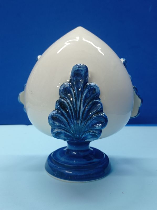 Pomo (ovvero Pumo) portafortuna, simbolo di fertilità e prosperità, idea regalo, h. 8 cm. Disponibilità di un pezzo per colore.