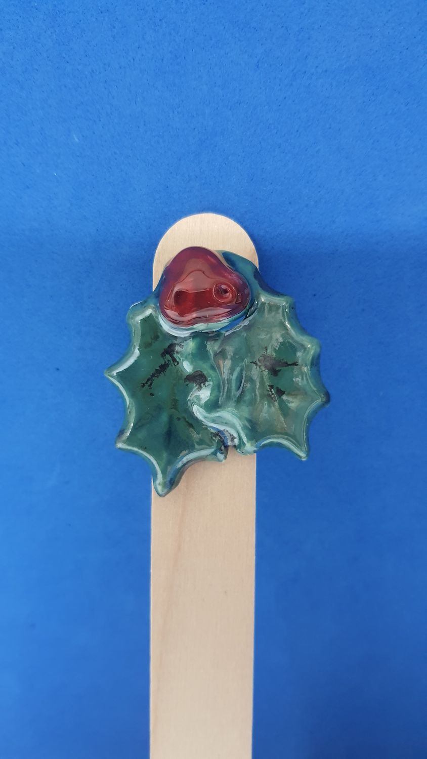 Segnalibro con testa in ceramica tema agrifoglio