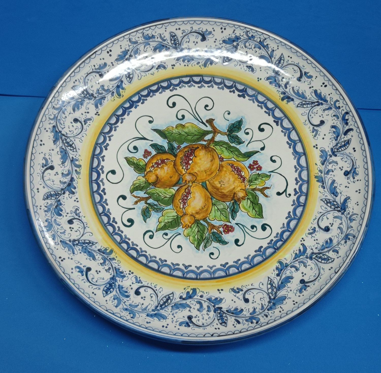 Piatto da muro in maiolica