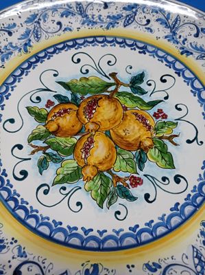 Piatto da muro in maiolica