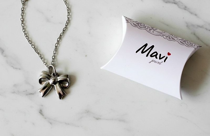 Collana donna con fiocco