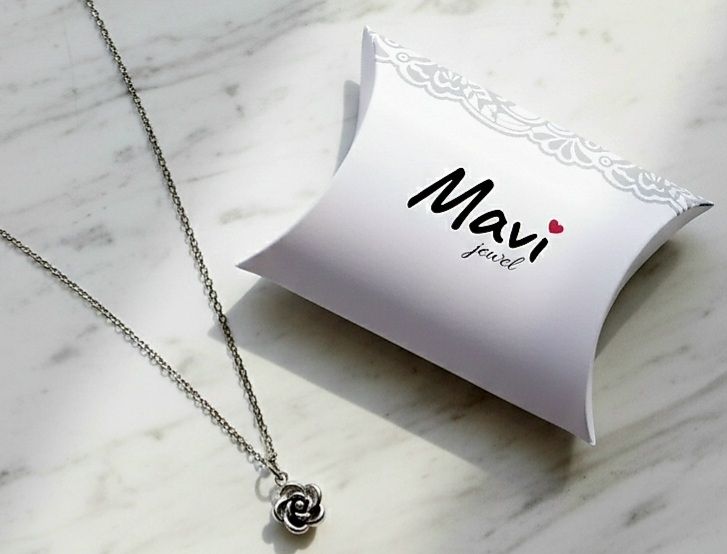 Collana donna con pendolo rosa