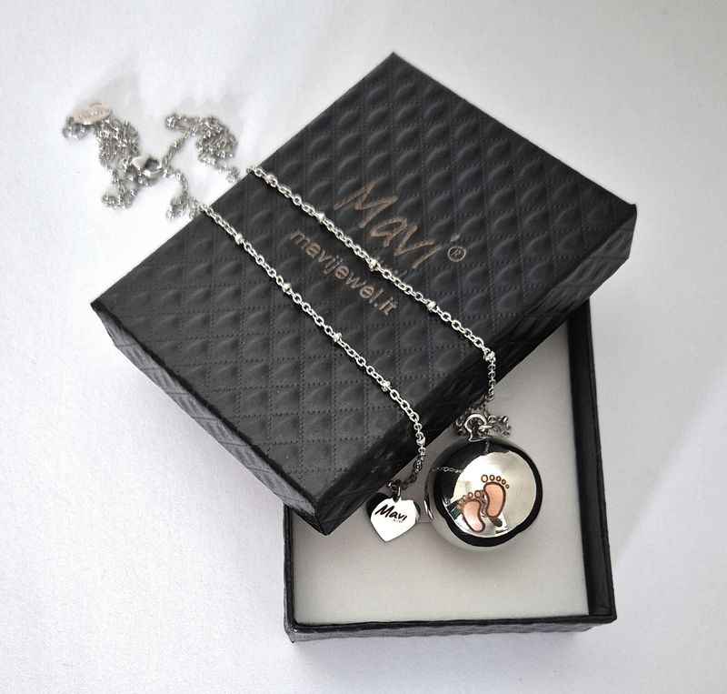 Collana donna con pendolo richiamo degli angeli con incisione laser