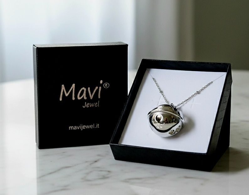 Collana donna con pendolo richiamo degli angeli con incisione laser