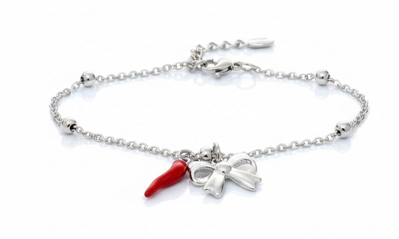 Bracciale donna con corno portafortuna e charm fiocco