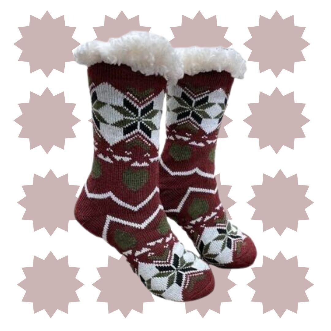 Women&#39;s Burgundy Plush Sherpa Gray Heart Socks