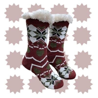 Women&#39;s Burgundy Plush Sherpa Gray Heart Socks