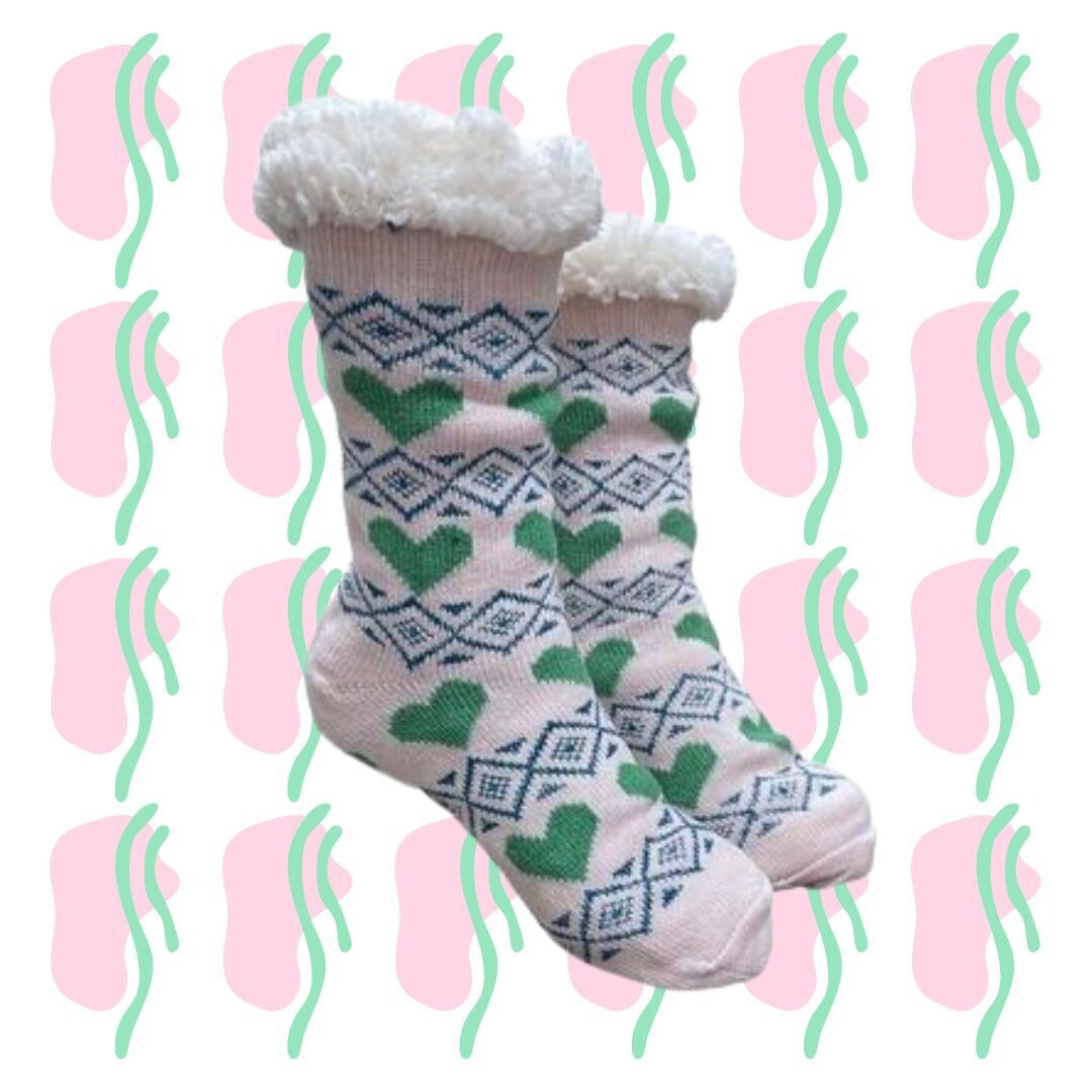 Women&#39;s Pink Plush Sherpa Green Heart Socks