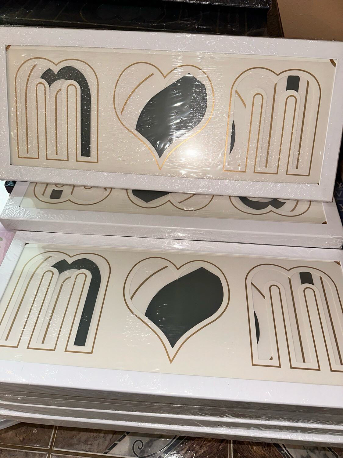 White Mon/Ilove box