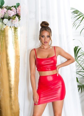 Sexy wetlook crop top with straps