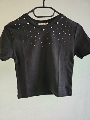 Basic T-Shirt mit Perlen