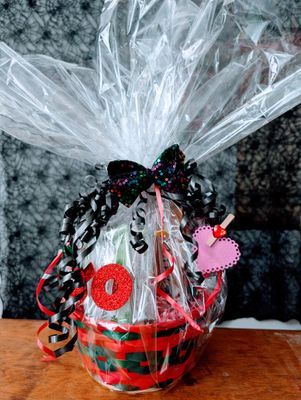 Krissy Lillianne Surprise Self-Care Gift Basket Size: Basic (5 Basic Items)