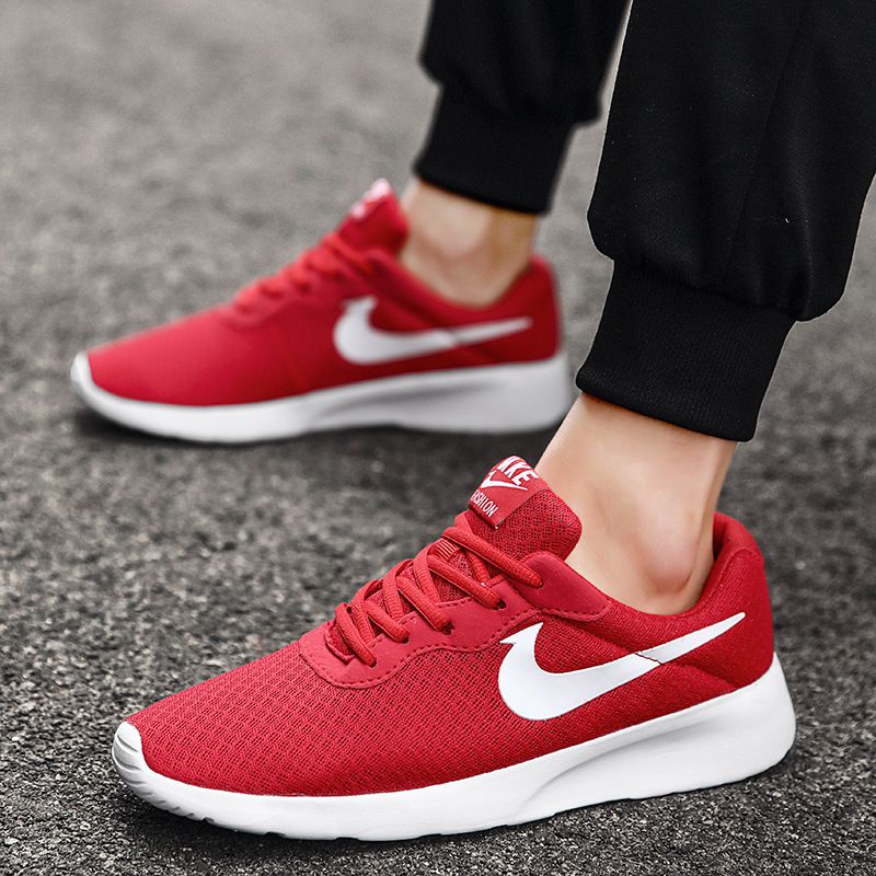 Nike Men&#39;s and Moving Shoes Women&#39;s Shoes