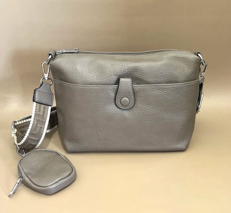 Sac bandoulière taupe avec son porte-monnaie