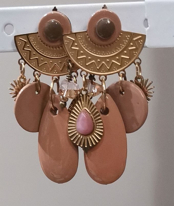 Boucles d&#39;oreilles pampilles, beige foncé, dorées, rosées