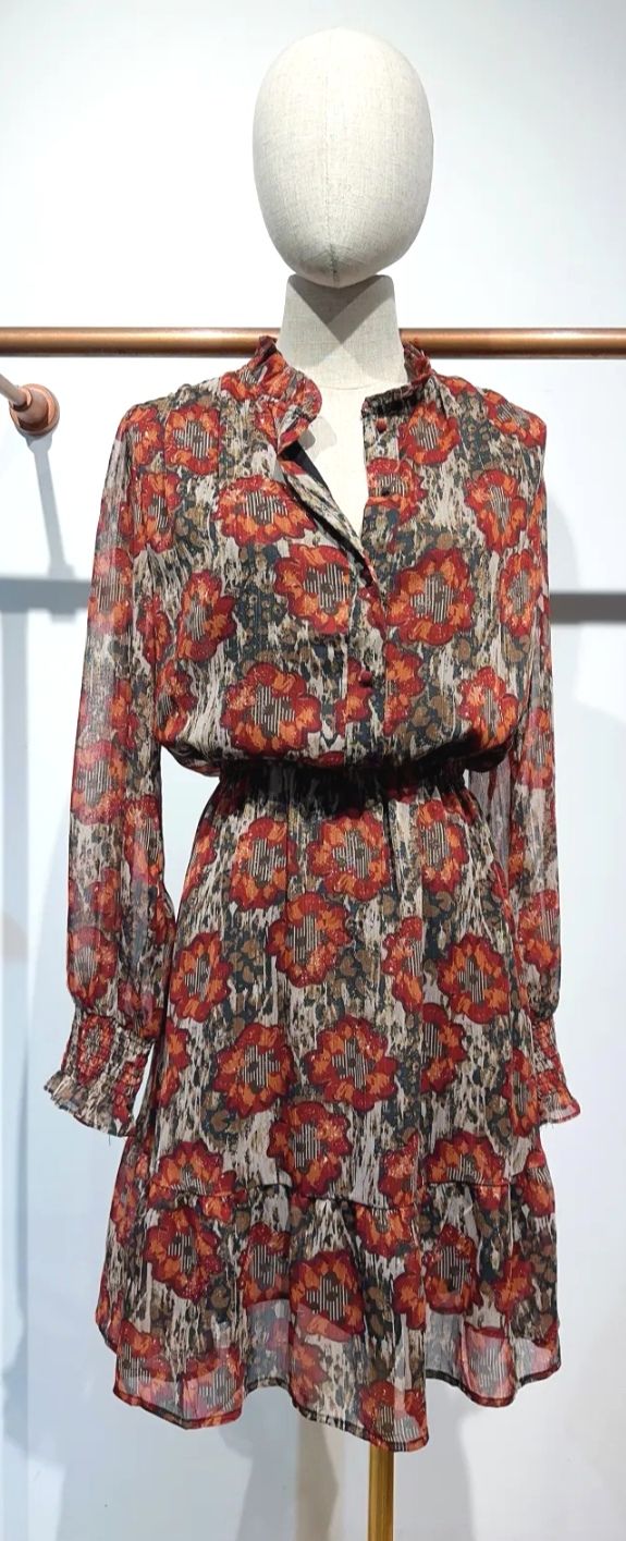 Robe à fleurs orangées