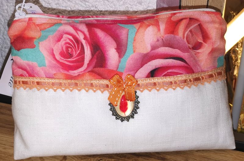 Trousse à maquillage cabochon
