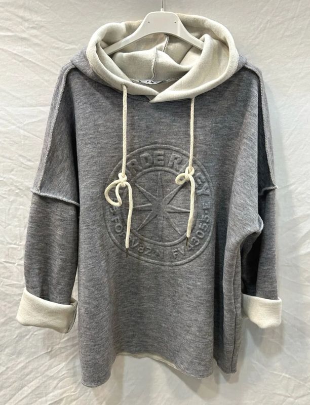 Sweat bicolore gris et beige à capuche