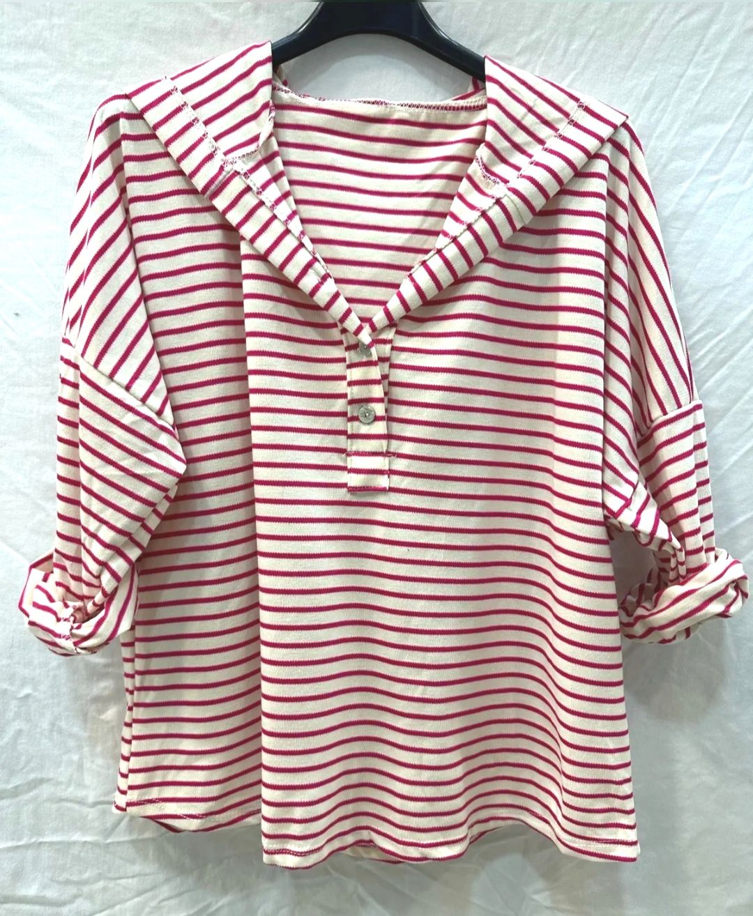 Sweat bicolore à capuche beige et fuchsia