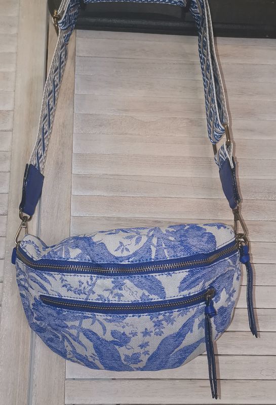 Sac banane à  motifs bleus
