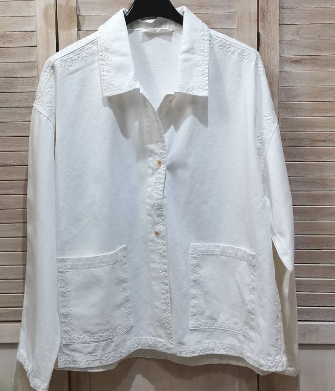 Veste planche et ses jolies broderies