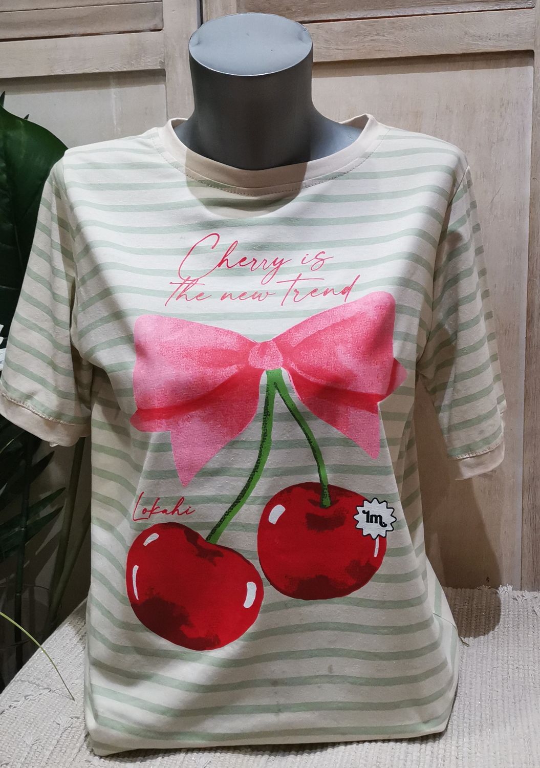 T-shirt à rayures beige et vert &quot;les cerises &quot;