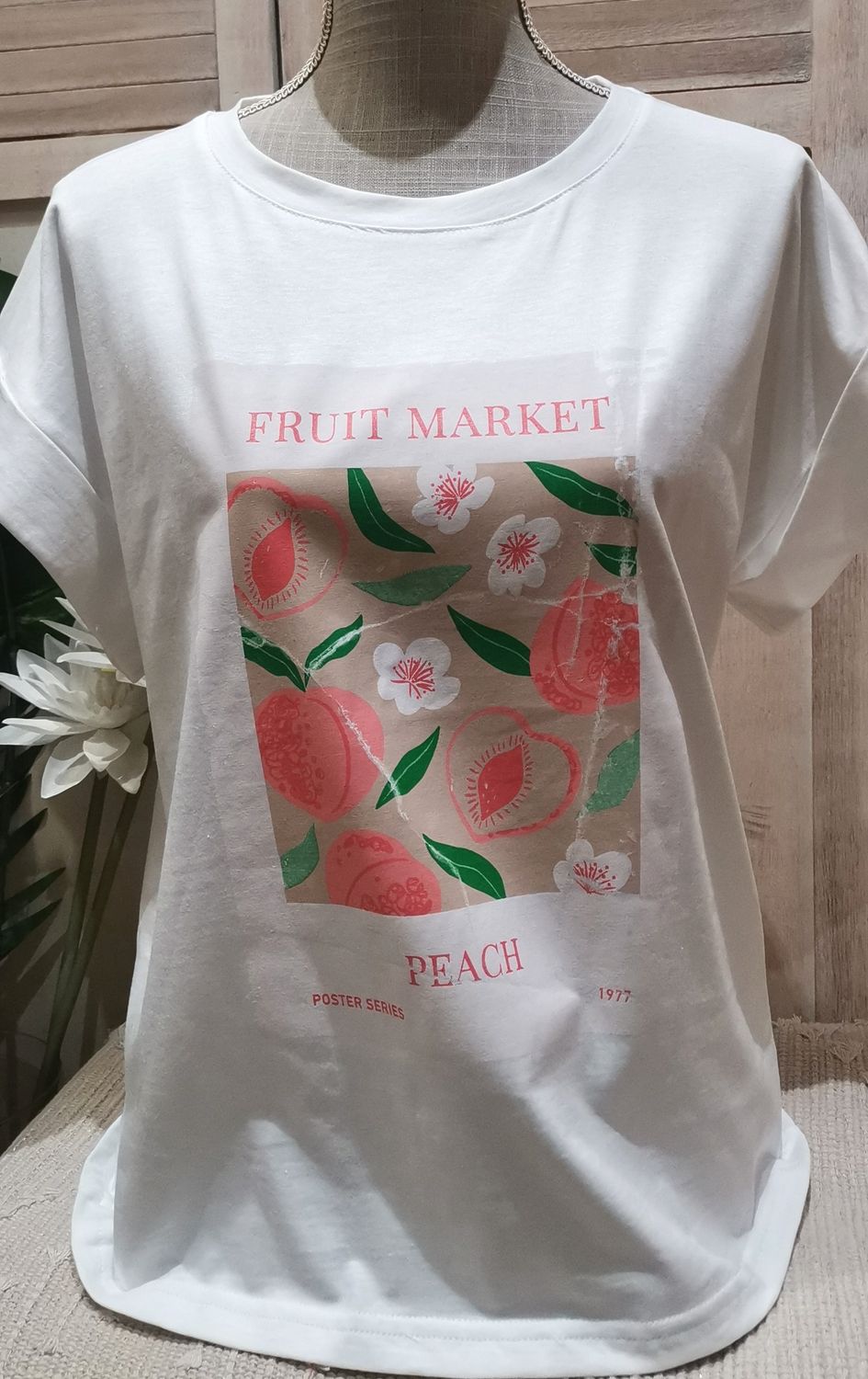 T-shirt blanc avec motifs devant