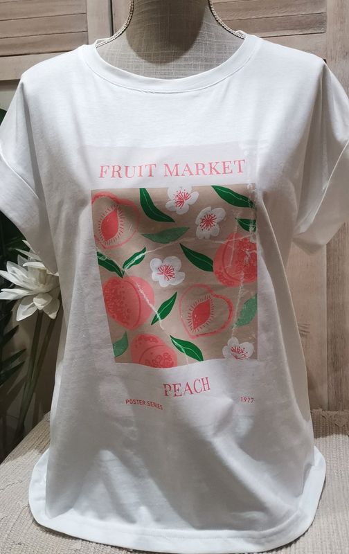 T-shirt blanc avec motifs devant