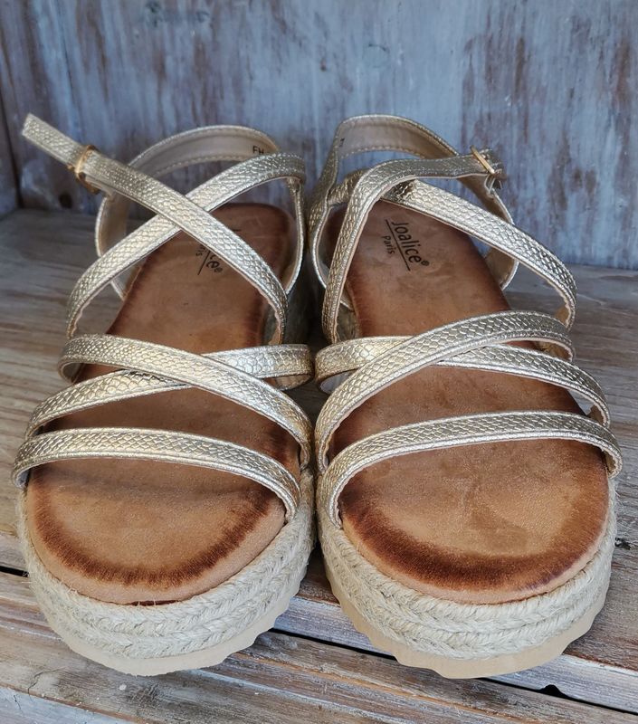 Sandales dorées