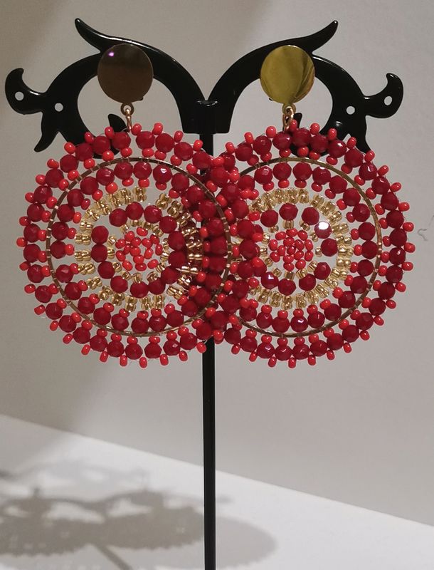 Boucles d&#39;oreilles rouge et dorée en acier inoxydable