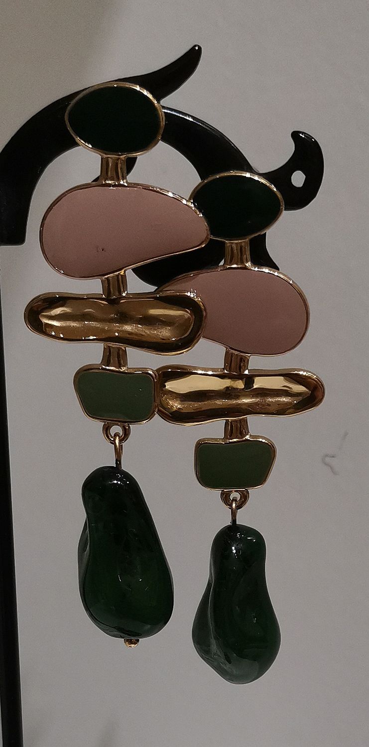 Boucles d&#39;oreilles en acier inoxydable, beige dorée et vert