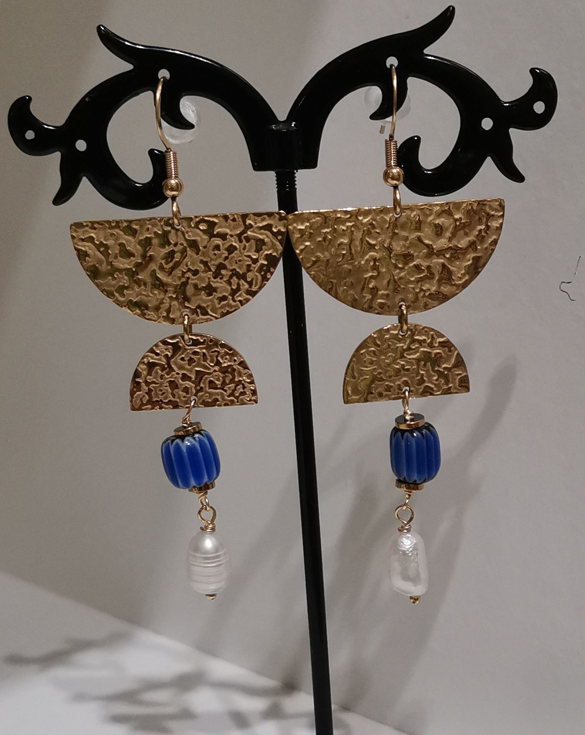 Boucles d&#39;oreilles en acier inoxydable, beige dorée ,bleues et blanche