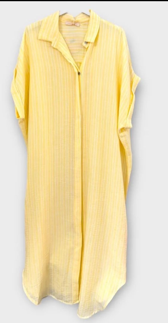 Robe à rayures jaunes et blanches