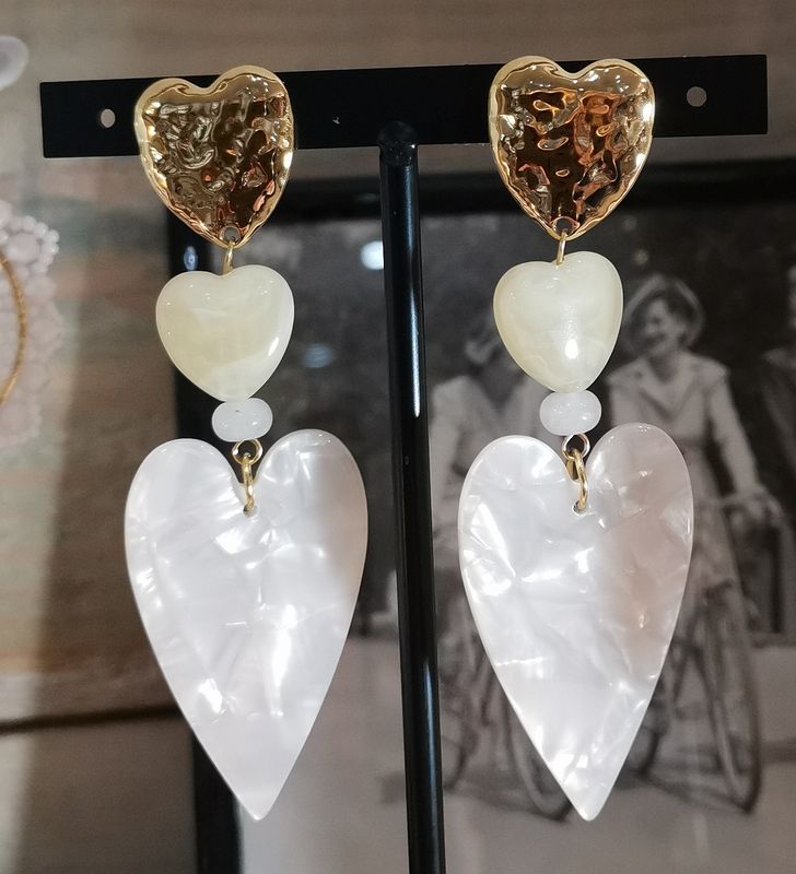 Boucles d&#39;oreilles en acier inoxydable, en forme de coeur blanc nacré