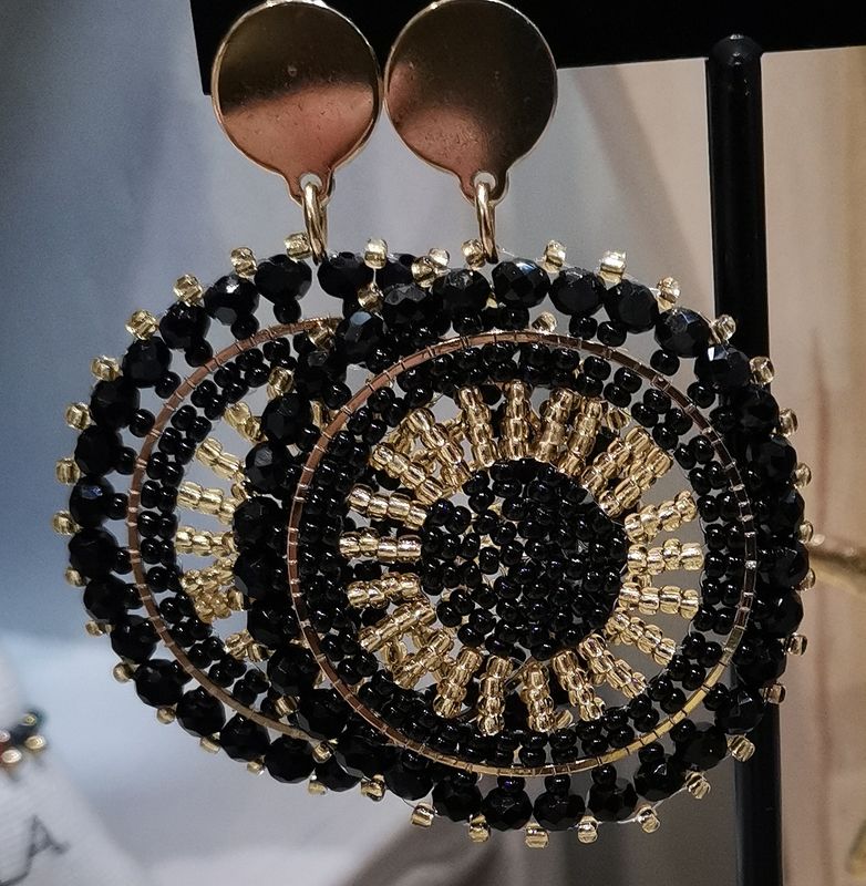 Boucles d&#39;oreilles noire et dorée en acier inoxydable