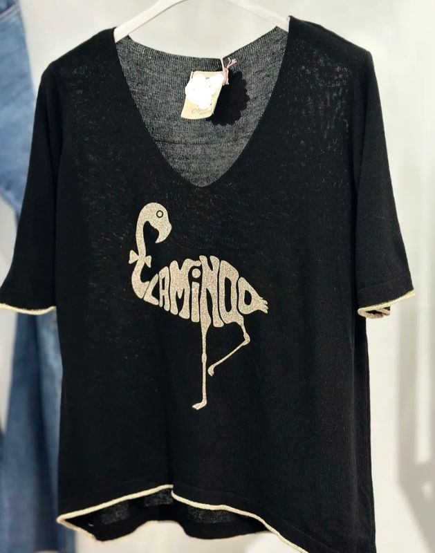 Pull noir flamant