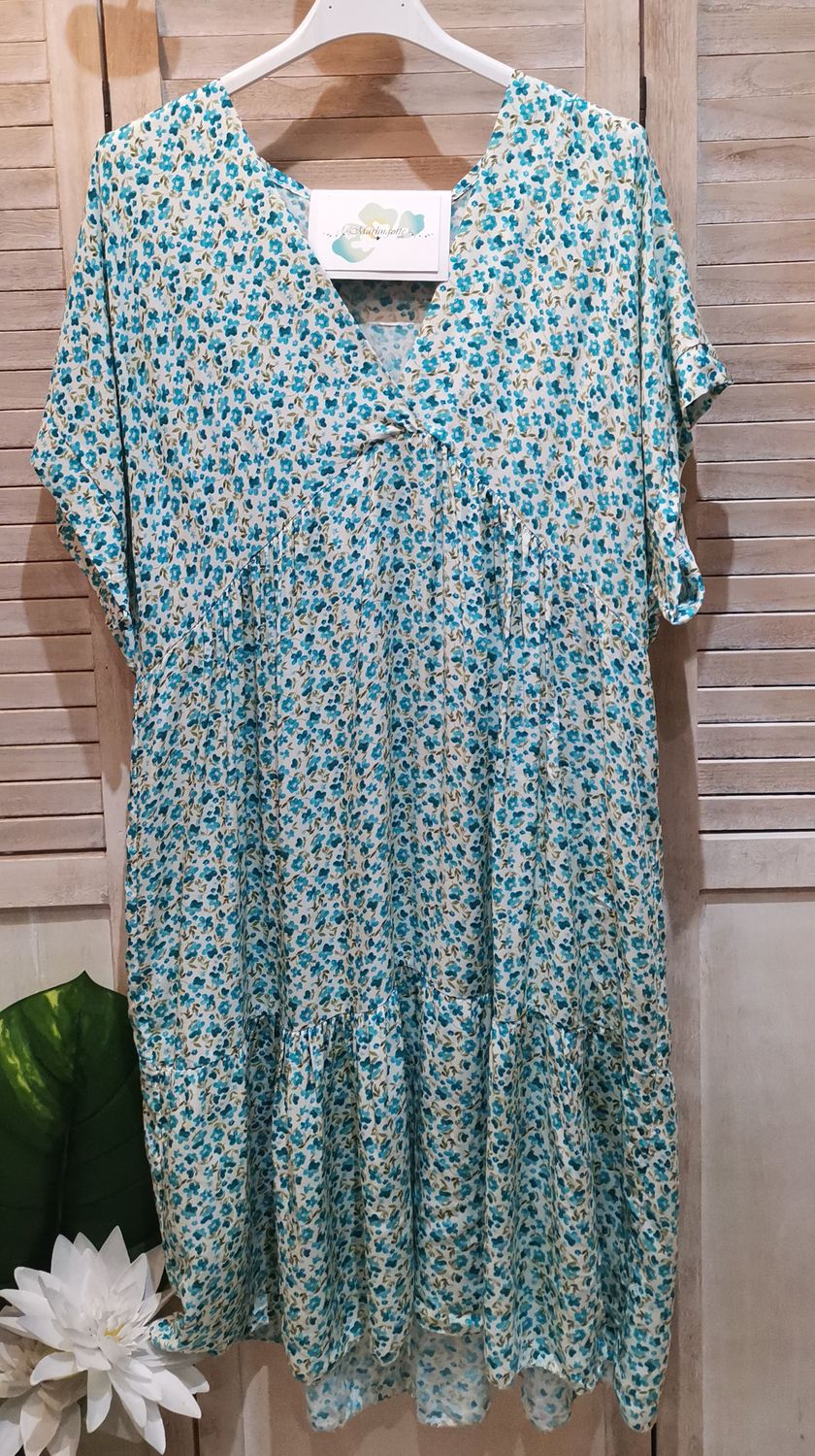 Robe légère et fluide avec des petites turquoise