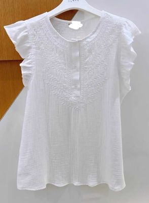 Top blanc brodé