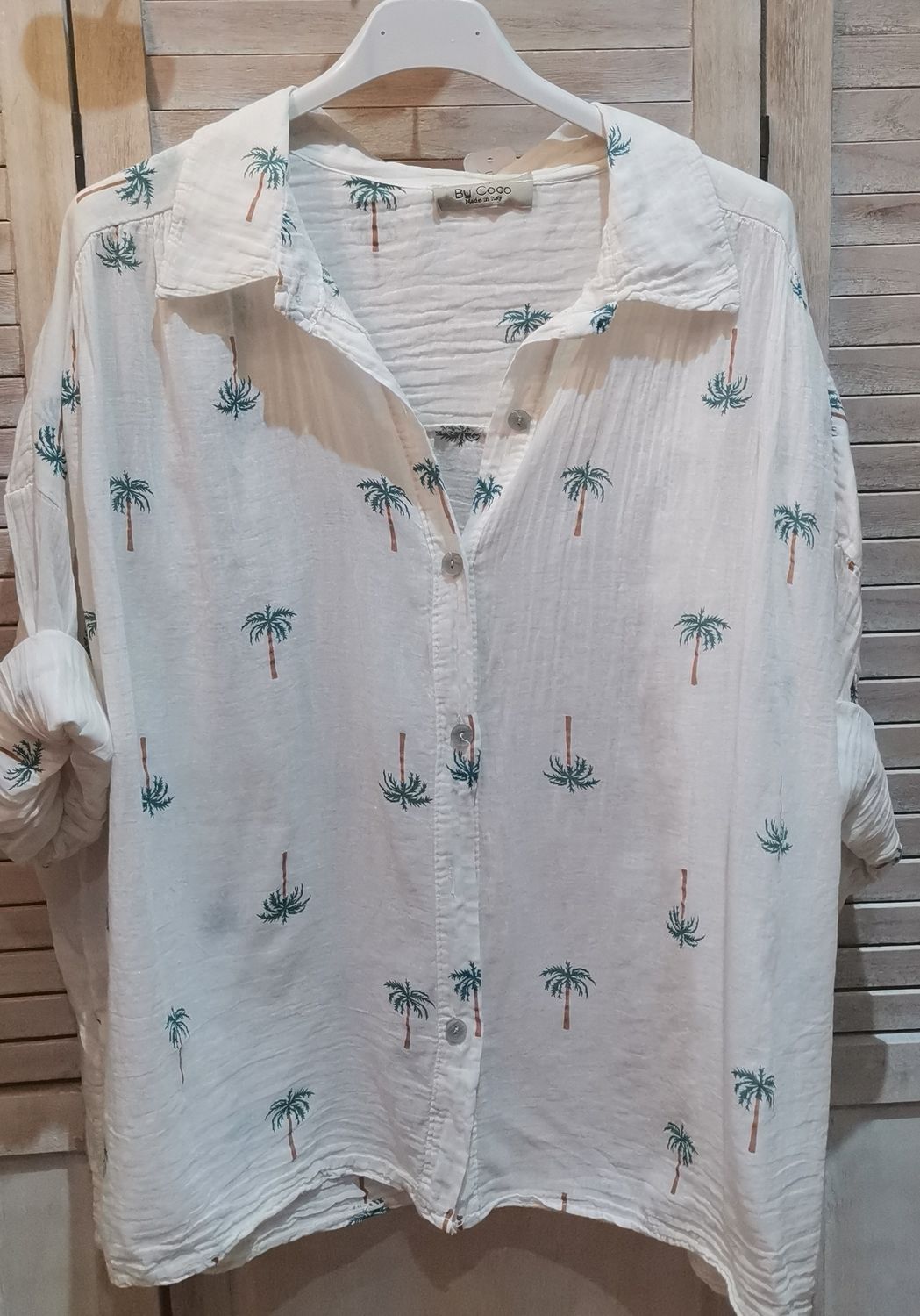 Chemise crème avec des petits palmiers