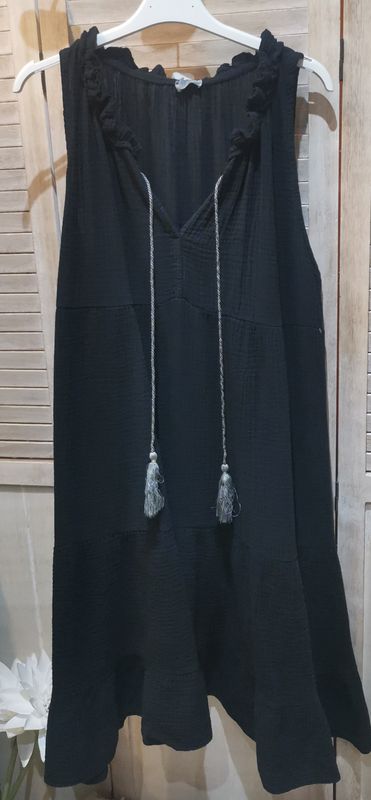 Robe noire en gaze de coton