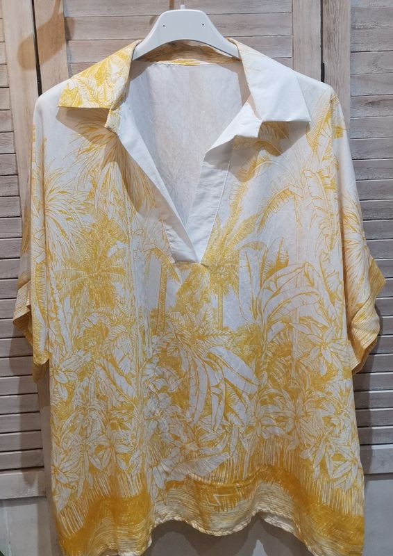 Haut les palmiers jaune