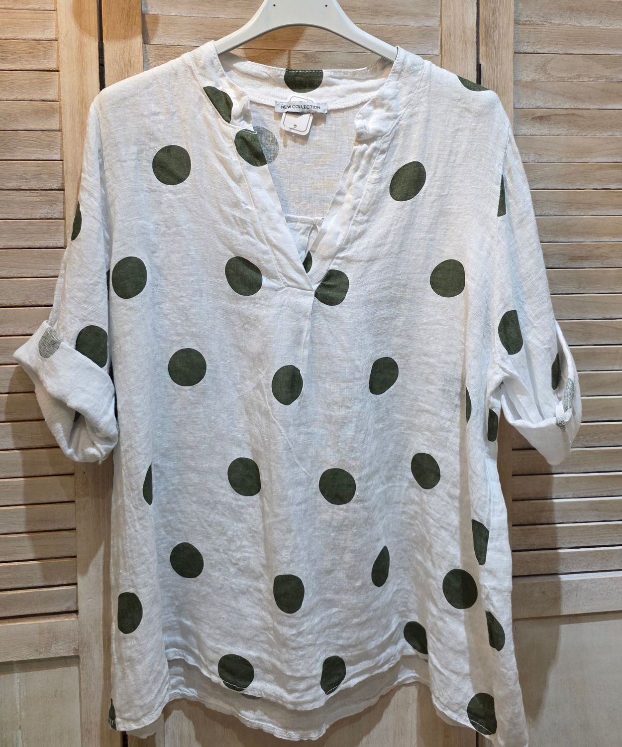 Chemise blanche à pois kaki
