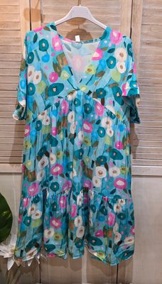 Robe turquoise à motifs