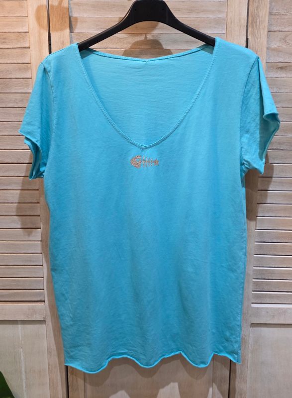 T-shirt  turquoise avec son petit poissn doré pailleté